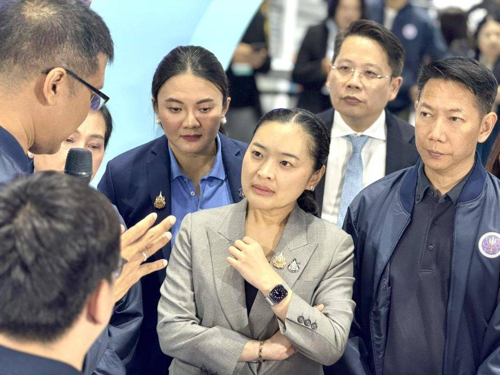 “สุดาวรรณ” รมว.อว. เยี่ยมชมบูธสำนักงานปรมาณูเพื่อสันติ รับฟังการนำเสนอโรงไฟฟ้านิวเคลียร์มาตรฐานปลอดภัยขนาดเล็ก เทคโนโลยีพลังงานสะอาดแห่งอนาคต ในงาน อว. แฟร์ 2025