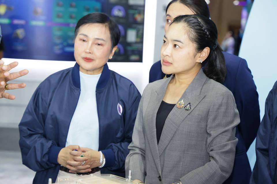 “สุดาวรรณ” รมว.อว. เยี่ยมชมบูธสำนักงานปรมาณูเพื่อสันติ รับฟังการนำเสนอโรงไฟฟ้านิวเคลียร์มาตรฐานปลอดภัยขนาดเล็ก เทคโนโลยีพลังงานสะอาดแห่งอนาคต ในงาน อว. แฟร์ 2025