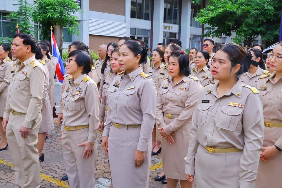 “หมอรุ่งเรือง” นำทีม ปส. ร่วมเคารพธงชาติ สืบสานความภาคภูมิใจ 108 ปีธงไตรรงค์ น้อมรำลึกพระมหากรุณาธิคุณ รัชกาลที่ 6