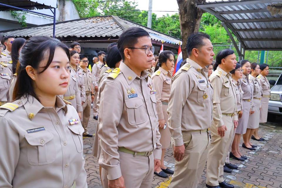 “หมอรุ่งเรือง” นำทีม ปส. ร่วมเคารพธงชาติ สืบสานความภาคภูมิใจ 108 ปีธงไตรรงค์ น้อมรำลึกพระมหากรุณาธิคุณ รัชกาลที่ 6