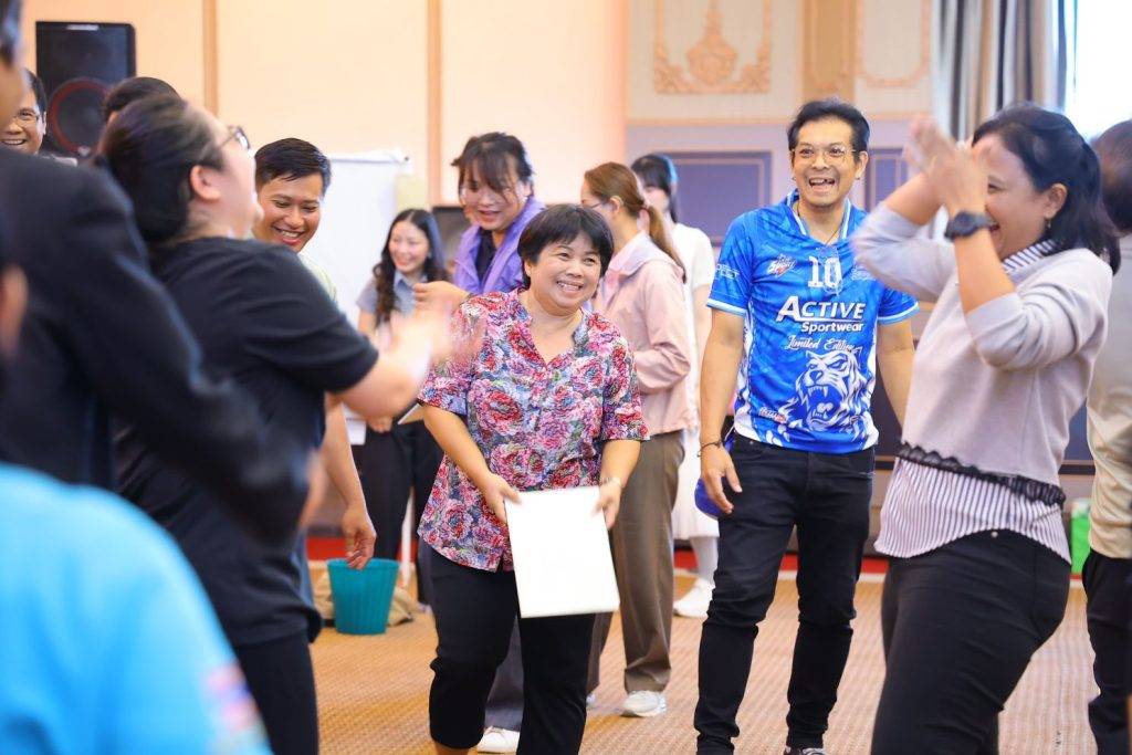 “หมอรุ่งเรือง” รวมทีมส่งเสริม เพิ่มทักษะ-รวมพลัง สร้างวัฒนธรรมองค์กรด้วยค่านิยม ATOMS