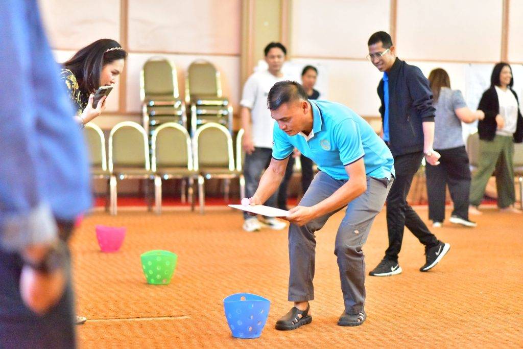 “หมอรุ่งเรือง” รวมทีมส่งเสริม เพิ่มทักษะ-รวมพลัง สร้างวัฒนธรรมองค์กรด้วยค่านิยม ATOMS