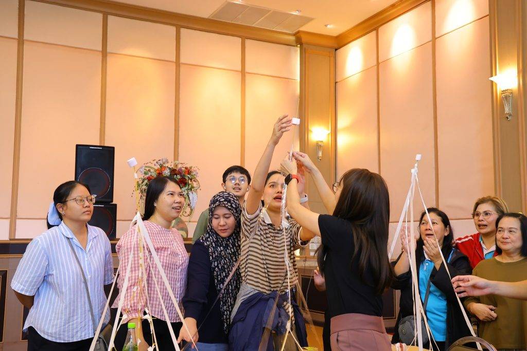 “หมอรุ่งเรือง” รวมทีมส่งเสริม เพิ่มทักษะ-รวมพลัง สร้างวัฒนธรรมองค์กรด้วยค่านิยม ATOMS