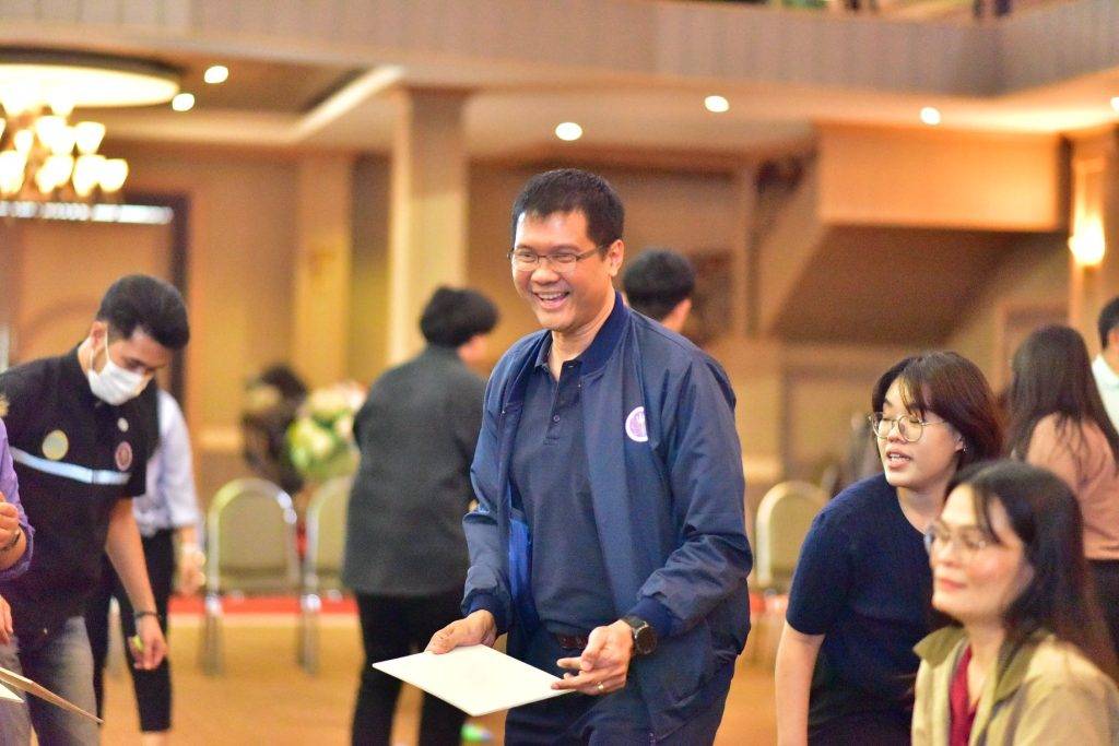 “หมอรุ่งเรือง” รวมทีมส่งเสริม เพิ่มทักษะ-รวมพลัง สร้างวัฒนธรรมองค์กรด้วยค่านิยม ATOMS