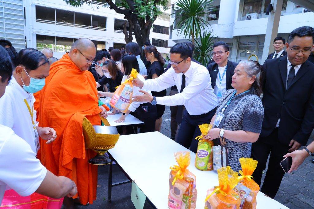 ปรมาณูเพื่อสันติ กระทรวง อว. เข้าร่วมพิธีทำบุญตักบาตรต้อนรับปีใหม่ 2569 เสริมสิริมงคลการปฏิบัติภารกิจของกระทรวง