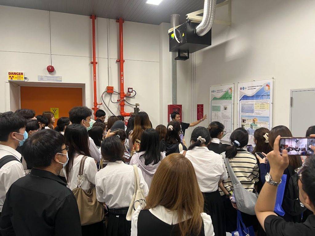 คณะแพทยศาสตร์วชิรพยาบาล มหาวิทยาลัยนวมินทราธิราช เยี่ยมชม ปส. เสริมความรู้ด้านมาตรฐานการวัดรังสีและการบริหารจัดการเหตุฉุกเฉินทางนิวเคลียร์และรังสี