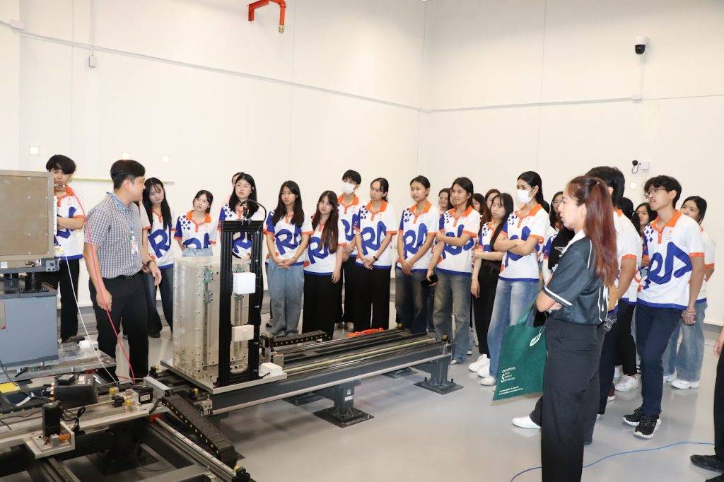 โรงเรียนรังสีเทคนิค ราชวิทยาลัยจุฬาภรณ์ เยี่ยมชม ปส. เสริมความรู้ด้านมาตรฐานการวัดรังสีและการเฝ้าระวังด้านนิวเคลียร์และรังสีของประเทศ