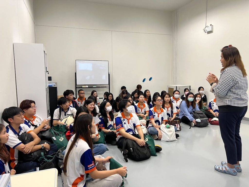 โรงเรียนรังสีเทคนิค ราชวิทยาลัยจุฬาภรณ์ เยี่ยมชม ปส. เสริมความรู้ด้านมาตรฐานการวัดรังสีและการเฝ้าระวังด้านนิวเคลียร์และรังสีของประเทศ