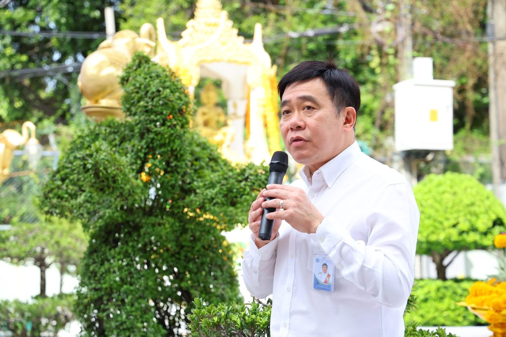 “นพ.รุ่งเรือง” นำคณะผู้บริหารและบุคลากร ปส. สักการะพระพรหม