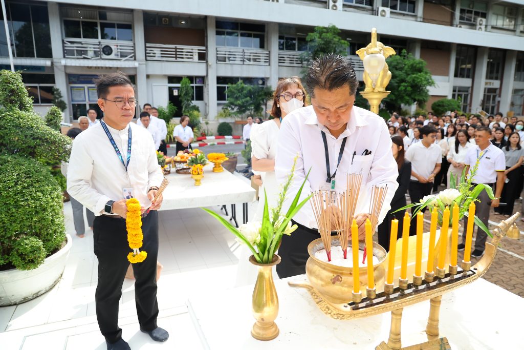 “นพ.รุ่งเรือง” นำคณะผู้บริหารและบุคลากร ปส. สักการะพระพรหม