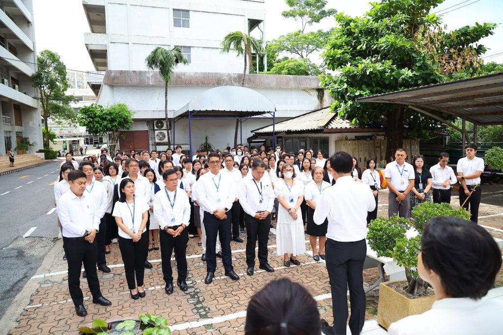 “นพ.รุ่งเรือง” นำคณะผู้บริหารและบุคลากร ปส. สักการะพระพรหม