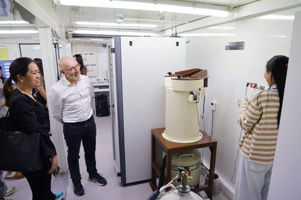 เลขาธิการบริหาร CTBTO เยี่ยมชมสถานีเฝ้าตรวจนิวไคลด์กัมมันตรังสี RN65 เสริมระบบเฝ้าระวังนิวเคลียร์ระดับสากล