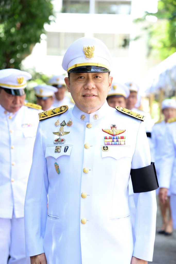 พระบาทสมเด็จพระเจ้าอยู่หัว ทรงพระกรุณาโปรดเกล้าฯ ให้ นายพลากร สุวรรณรัฐ องคมนตรี เป็นผู้แทนพระองค์ ในการวางพุ่มดอกไม้ถวายราชสักการะพระบรมราชานุสาวรีย์ ร.4 เนื่องใน “วันวิทยาศาสตร์แห่งชาติ” 18 สิงหาคม 2569