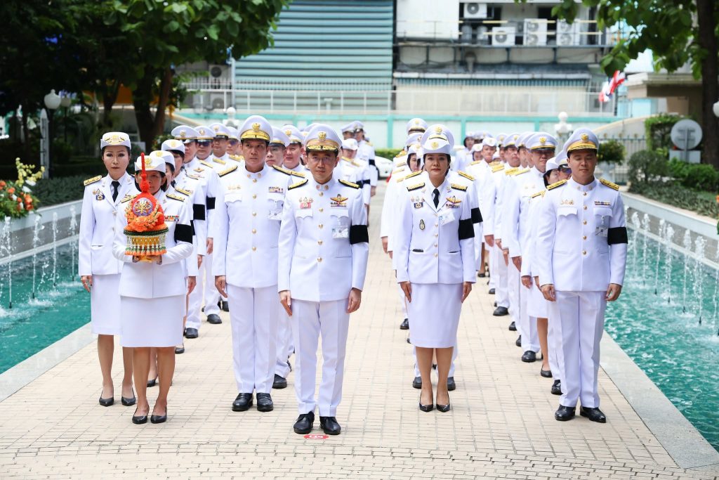 พระบาทสมเด็จพระเจ้าอยู่หัว ทรงพระกรุณาโปรดเกล้าฯ ให้ นายพลากร สุวรรณรัฐ องคมนตรี เป็นผู้แทนพระองค์ ในการวางพุ่มดอกไม้ถวายราชสักการะพระบรมราชานุสาวรีย์ ร.4 เนื่องใน “วันวิทยาศาสตร์แห่งชาติ” 18 สิงหาคม 2569