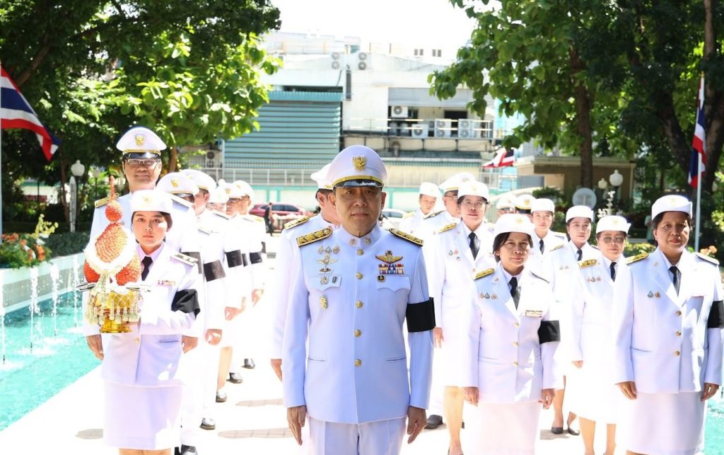 พระบาทสมเด็จพระเจ้าอยู่หัว ทรงพระกรุณาโปรดเกล้าฯ ให้ นายพลากร สุวรรณรัฐ องคมนตรี เป็นผู้แทนพระองค์ ในการวางพุ่มดอกไม้ถวายราชสักการะพระบรมราชานุสาวรีย์ ร.4 เนื่องใน “วันวิทยาศาสตร์แห่งชาติ” 18 สิงหาคม 2569