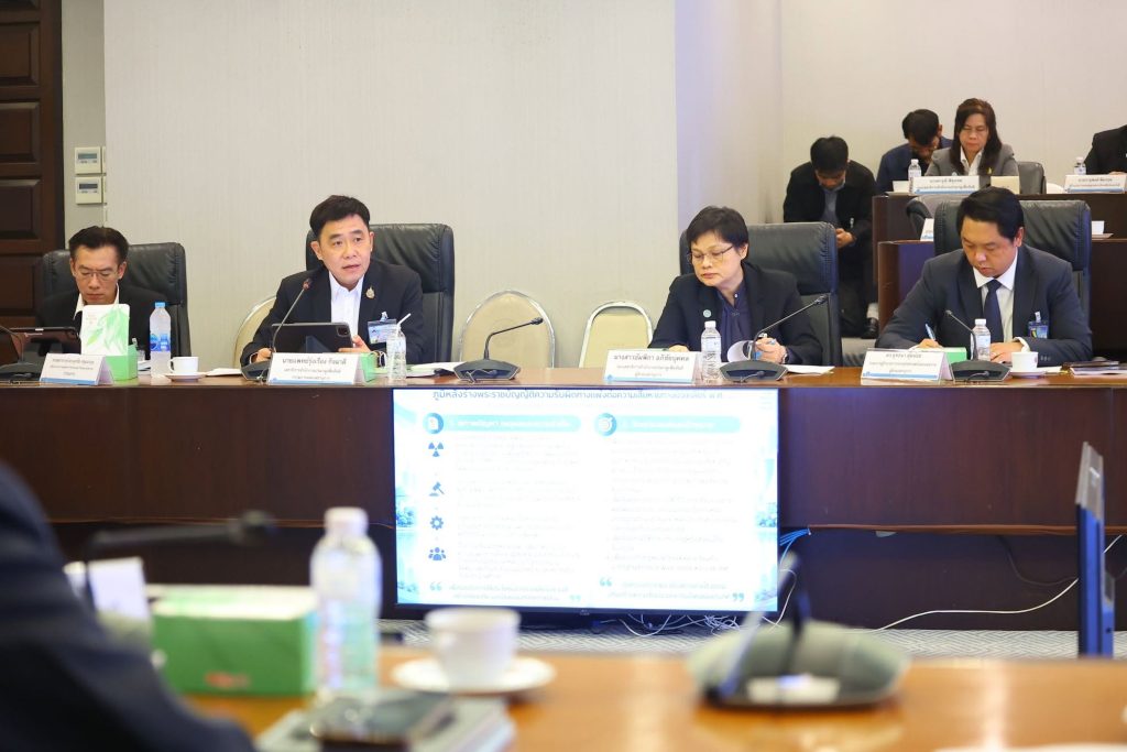 “ศ.ดร.ยศชนัน” ประธานประชุม พนส. ประกาศนโยบายกำกับดูแลด้วยมาตรฐานนานาชาติ IAEA เตรียมไทยให้พร้อมก่อน SMR มาถึง ย้ำ “ความปลอดภัย–คน–เทคโนโลยี” ต้องเดินไปพร้อมกัน